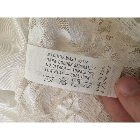 Vintage 80s Vanity Fair White Satin Floral Lace Nightgown Full Slip size 36/24" - Picture 8 of 15